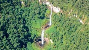 Air Terjun Tres Hermanas, Peru (914 meter)
